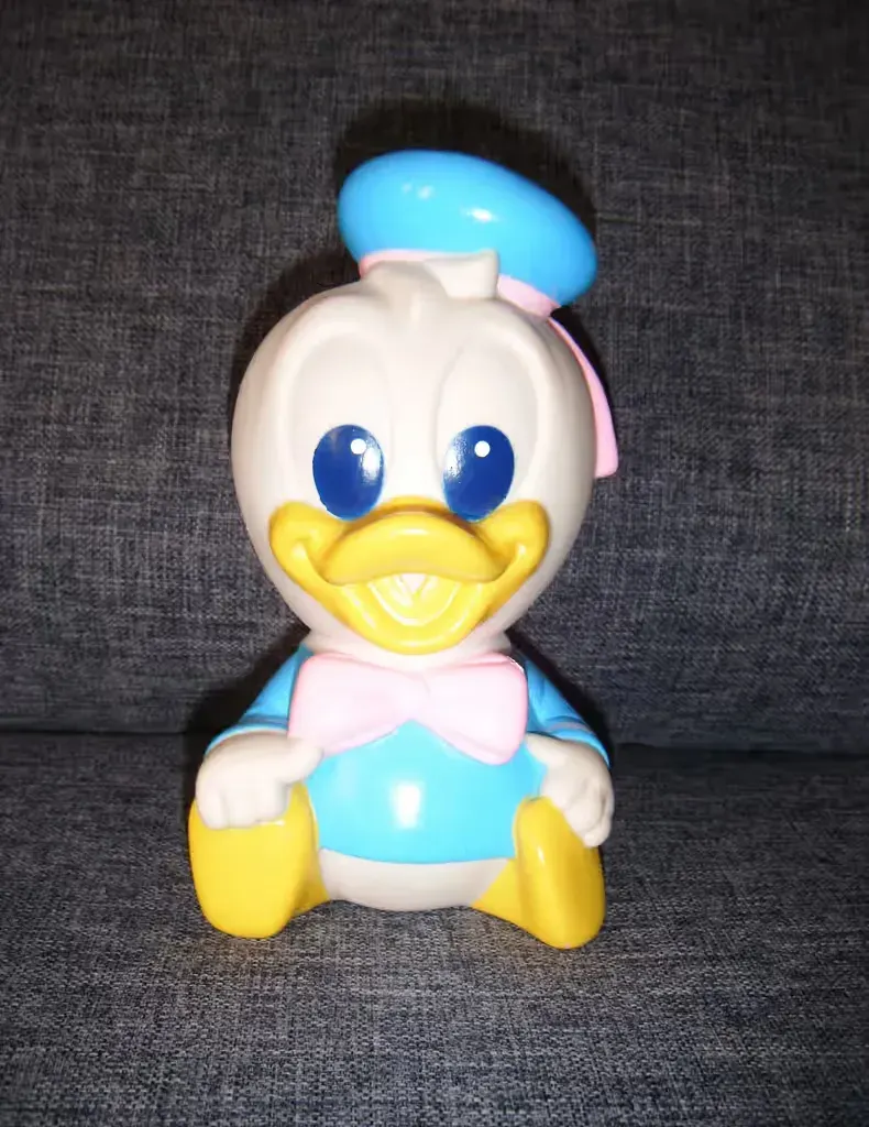Gumowa figurka Kaczor Donald (1984) — praca twórcy Mar na Freshwall Marketplace