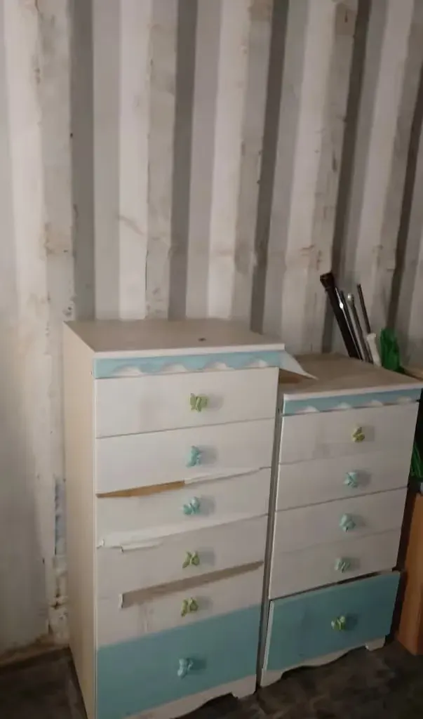 Komoda z szufladami — praca twórcy Wyposażenie dla firm na Freshwall Marketplace