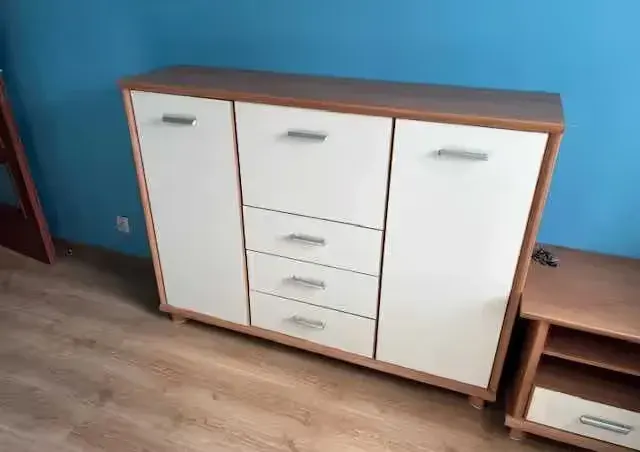 komoda i stolik pod tv — praca twórcy Basz na Freshwall Marketplace