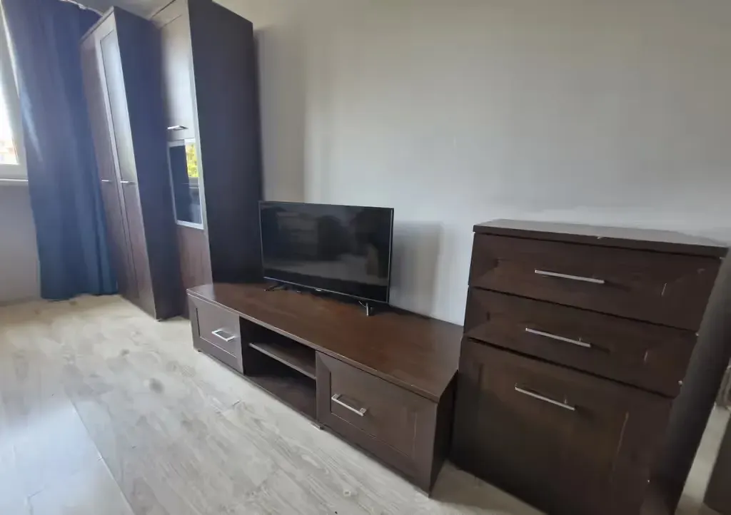 Meble - szafa, szafa ze szklana gablotą, komoda, szafka — praca twórcy Hanna na Freshwall Marketplace