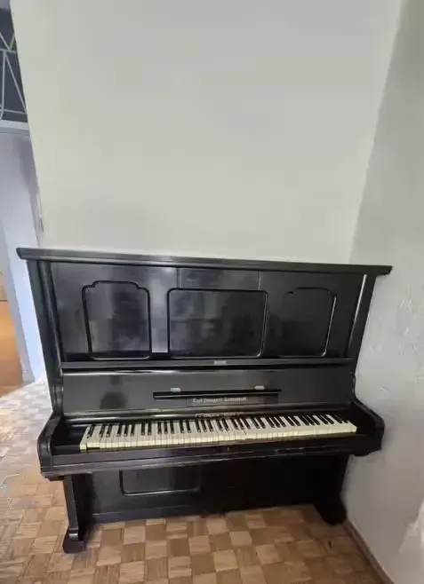 Rezerwacja_Przedwojenne pianino Olbrich Glatz (ok. 1933 r.) — praca twórcy Ewa na Freshwall Marketplace
