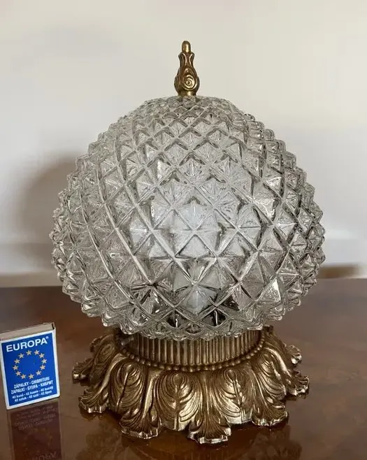 Plafon, szklana lampa karbowana kula, ananas — praca twórcy Elżbieta S. na Freshwall Marketplace