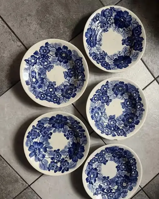 5x talerz fajans włocławek koło dekoracyjny stary PRL habrowy niebieski Patera bialy — praca twórcy Wiktoria M. na Freshwall Marketplace