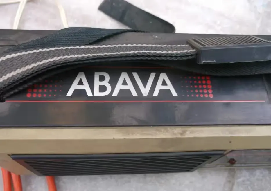 ABAVA radio tranzystorowe z epoki prlu — praca twórcy Mateusz W. na Freshwall Marketplace