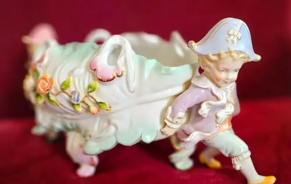 Duża porcelanowa figuralna żardiniera - SPRZEDAŻ OD 9 GRUDNIA — praca twórcy Krzysztof M. na Freshwall Marketplace