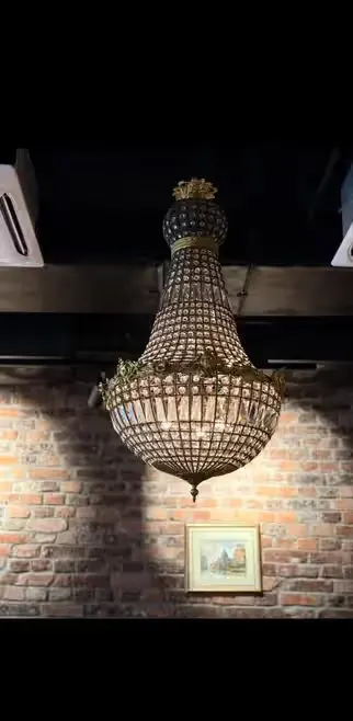 Kryształowe żyrandole z Willi fabrykanta ś ląskiego  5 szt. — praca twórcy Konrad J. na Freshwall Marketplace