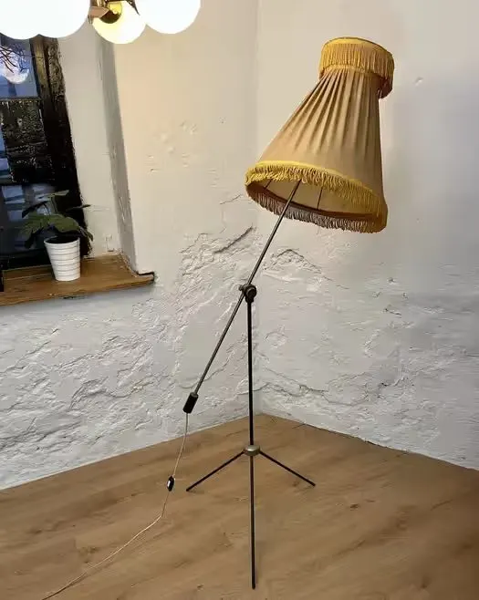 Lampa prl Apolinary Gałecki trójnóg vintage okazja — praca twórcy Teresa B. na Freshwall Marketplace