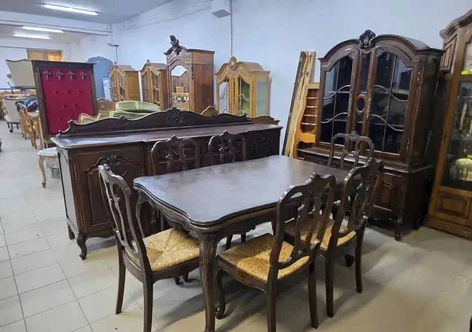 Meble vintage / klasyczne - witryna, komoda, stół z krzesłami. Transport cały kraj — praca twórcy Elżbieta S. na Freshwall Marketplace