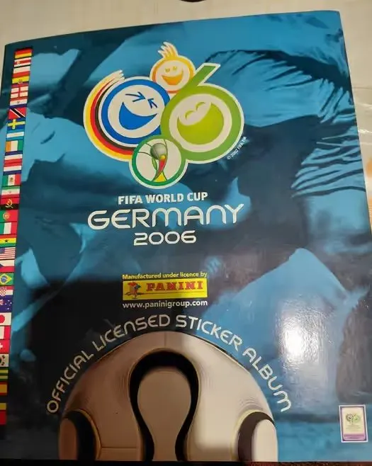 Panini kompletny album z Mistrzostw Świata i Euro — praca twórcy Lebroy na Freshwall Marketplace