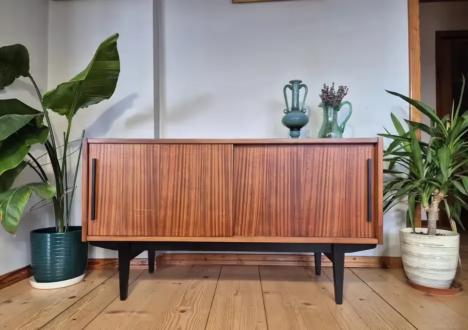 Komoda/sideboard Violetta po renowacji! Lata 60! PRL VINTAGE RETRO — praca twórcy vojtek na Freshwall Marketplace