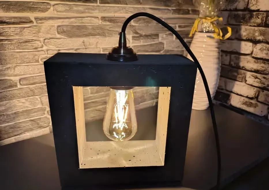 Lampa betonowa loft — praca twórcy Marcin na Freshwall Marketplace