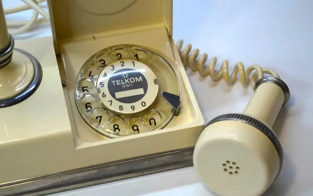 Stary telefon RWT MALWA, PRL — praca twórcy Karolina na Freshwall Marketplace