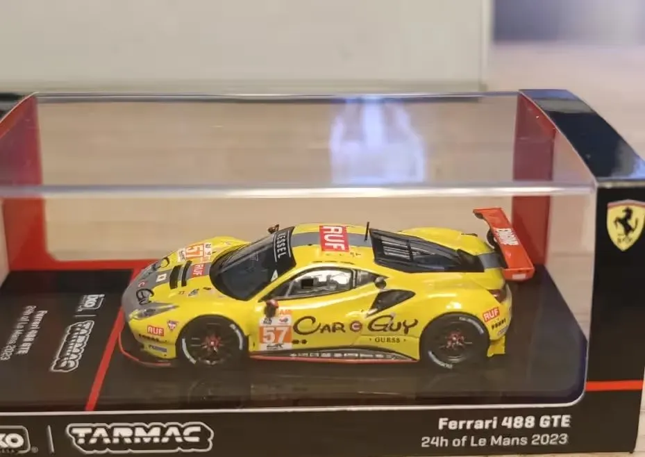 Tarmac Works Ferrari 488 GTE Car Guy — praca twórcy Maciek na Freshwall Marketplace