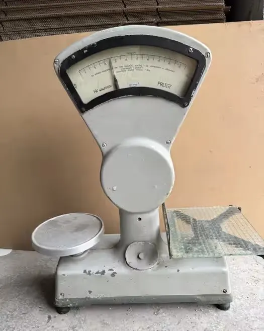 Waga do 15kg PRL 1963r — praca twórcy Mateusz na Freshwall Marketplace