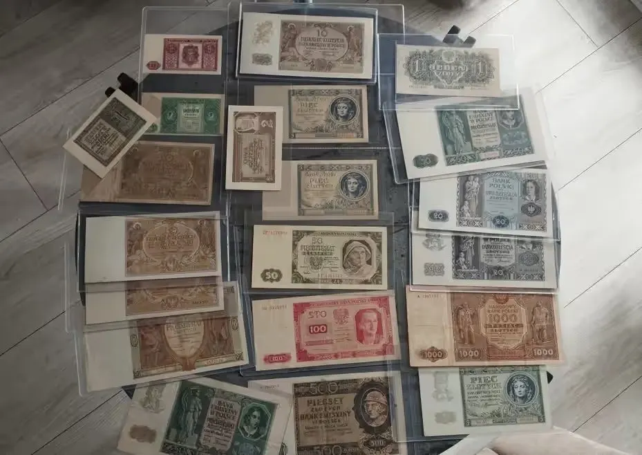 Zestaw starych banknotów polskich 1926-1948r — praca twórcy Kamil na Freshwall Marketplace