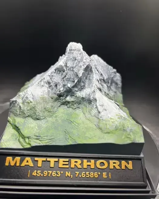 Matterhorn- Rzeźba Górska — praca twórcy SzymonM na Freshwall Marketplace