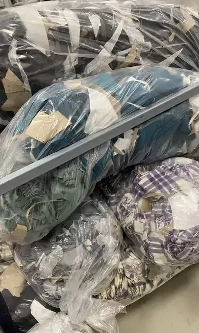 Ścinki produkcyje bawełna wiskoza po automatycznym krojenu zmieszane — praca twórcy Joannna na Freshwall Marketplace