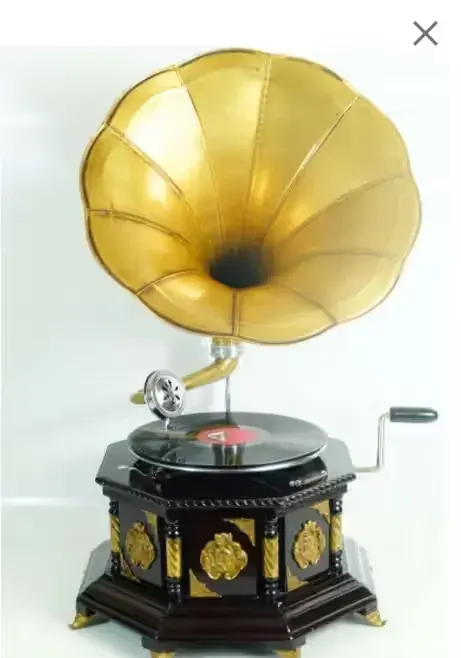 Sprawny gramofon patefon okuty mosiądzem + płyta i igly — praca twórcy AntykiDecco na Freshwall Marketplace