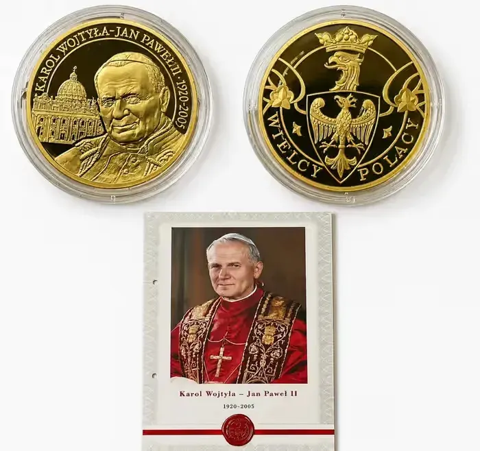 złocony medal Karol Wojtyła – Jan Paweł II 1920–2005 + karta | stan menniczy — praca twórcy Ludwik na Freshwall Marketplace