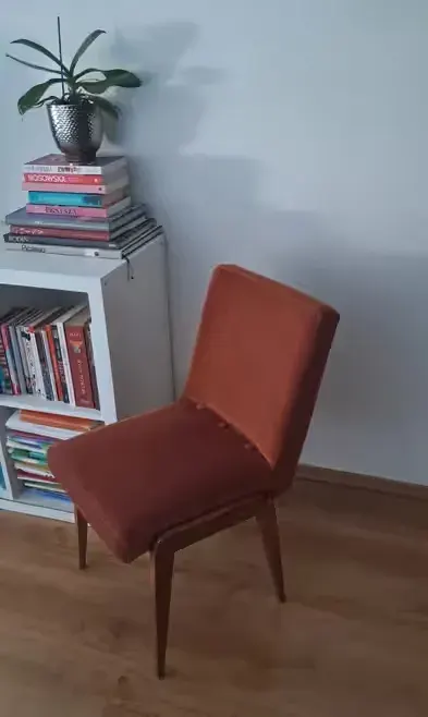 Sprzedam krzesła Chierowski PRL (2 szt.) — praca twórcy Piotr na Freshwall Marketplace