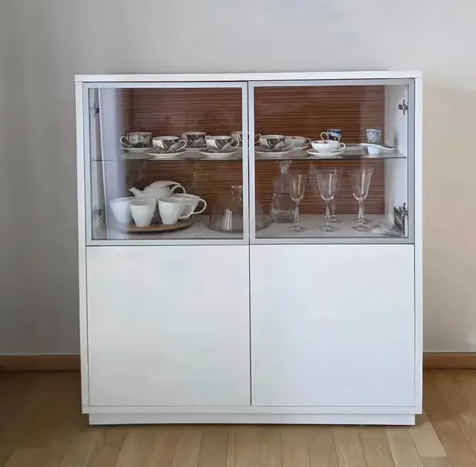 Komoda do salonu Biała lakierowana — praca twórcy Henryk na Freshwall Marketplace