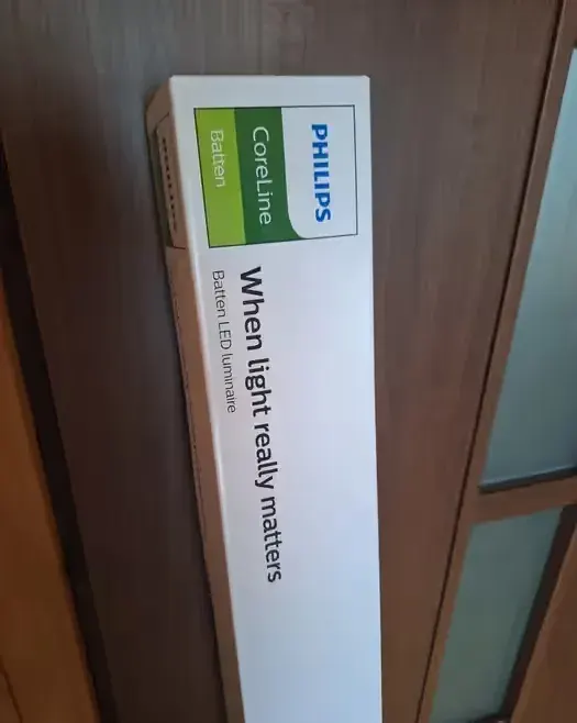 lampa, oprawa oświetleniowa liniowa CoreLine Batten LED 40W 4000K 5200lm IP20 IK04 145cm Philips — praca twórcy Tomasz na Freshwall Marketplace