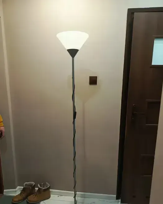 Lampa podłogowa  stojąca — praca twórcy Justyna na Freshwall Marketplace