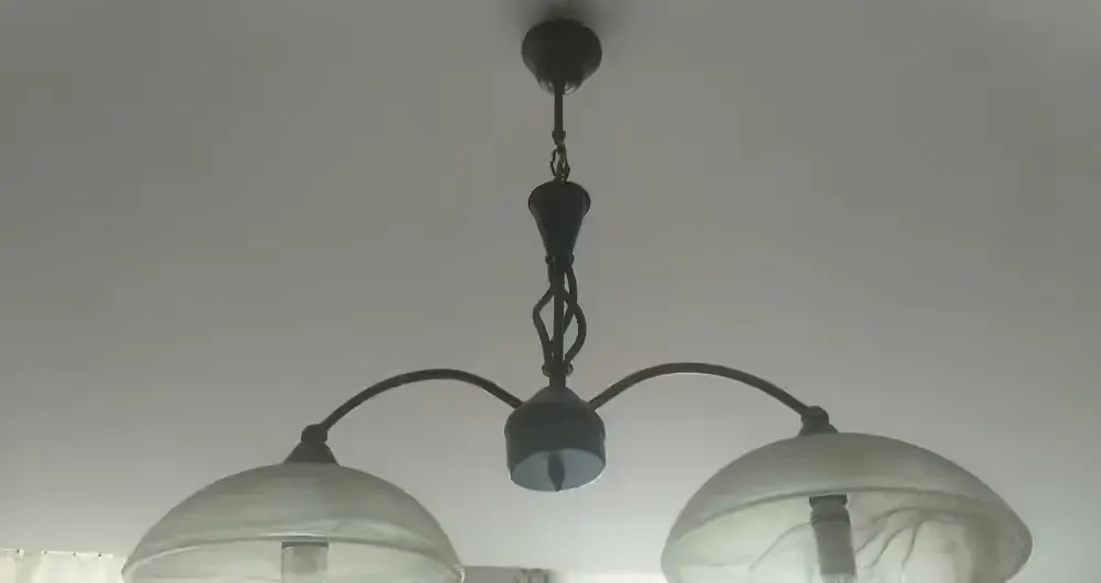 lampa sufitowa  dwa klosze — praca twórcy marek na Freshwall Marketplace