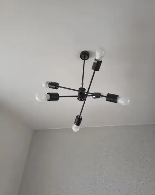 Lampa sufitowa industrialna 6 punktów świetlnych czarna — praca twórcy Anna na Freshwall Marketplace