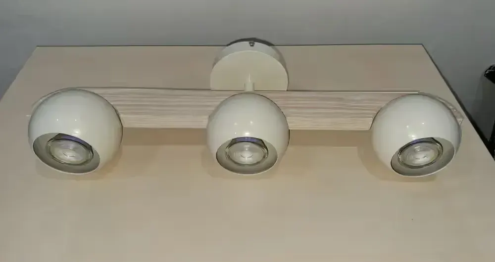 Lampa sufitowa,ramki oraz oświetlenie podszafkowe — praca twórcy Darek na Freshwall Marketplace