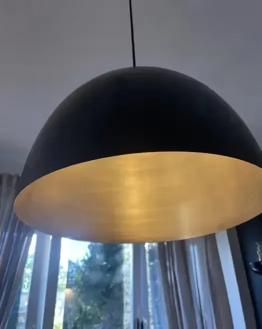 Lampa wisząca do salonu — praca twórcy Kuba Roch na Freshwall Marketplace
