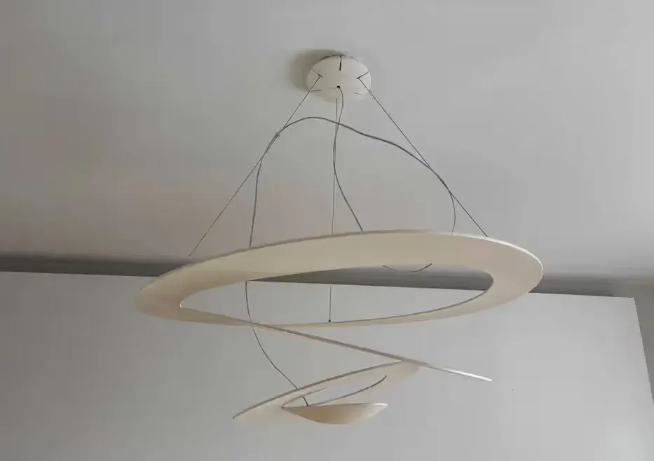 Lampa wisząca Pirce Artemide — praca twórcy Jola na Freshwall Marketplace