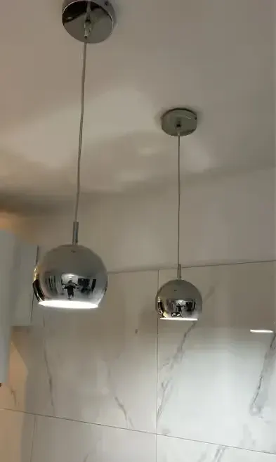 Lampa wisząca posiadam dwie sztuki — praca twórcy Grzegorz Mątewski na Freshwall Marketplace