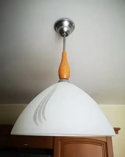 Lampa wisząca z 1 żarówka — praca twórcy Karolina na Freshwall Marketplace