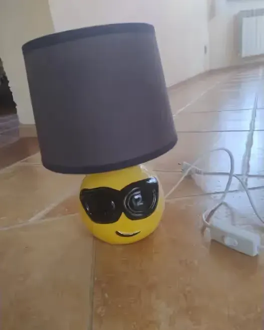 Lampka 25cm emotki nocna okulary abażur żarówka kinkiet — praca twórcy Monika na Freshwall Marketplace
