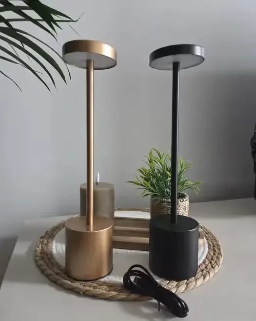 Lampka nocna bezprzewodowa — praca twórcy Mateusz na Freshwall Marketplace