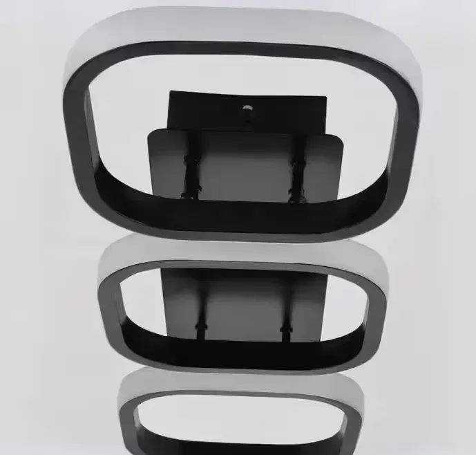 Nowoczesna lampa sufitowa LED 72W – czarna, stan bardzo dobry — praca twórcy Kris na Freshwall Marketplace