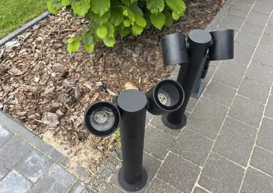 Sprzedam lampki ogrodowe - oświetlenie zewnetrzne — praca twórcy Andrzej na Freshwall Marketplace