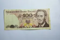 100 zł PRL z nierównym marginesem. — ujęcie 3