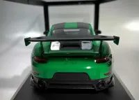 1:18 Porsche 911 991.2 GT2 RS 2018 Weissach Package Green [MINICHAMPS] — ujęcie 2
