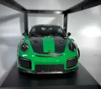 1:18 Porsche 911 991.2 GT2 RS 2018 Weissach Package Green [MINICHAMPS] — ujęcie 3