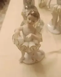 4 Figurek starych z porcelany.Tanio — ujęcie 5