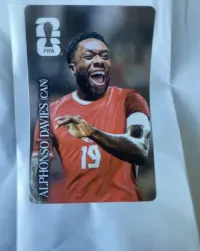 Alphonso Davies FIFA 2026 Coca-Cola Panini — ujęcie 3