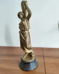 Antyk figurka  ze stopu — ujęcie 2