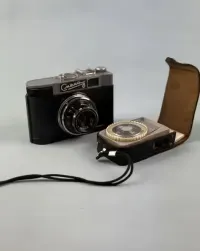 Aparat fotograficzny plus światlomierz analogowy Smiena 8 stary aparat — ujęcie 5