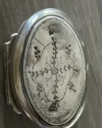 Barokowa srebrna militarna tabakiera. Liegnitz Legnica ok 1750 — ujęcie 3