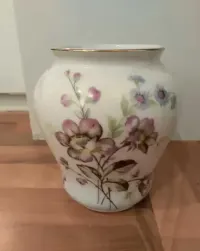 Bogucice,porcelana ,wazon — ujęcie 2