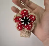 Brelok demogorgon na szydełku stranger things handmade crochet — ujęcie 3