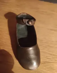 but bucik mosiężny — ujęcie 3