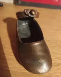 but bucik mosiężny — ujęcie 4